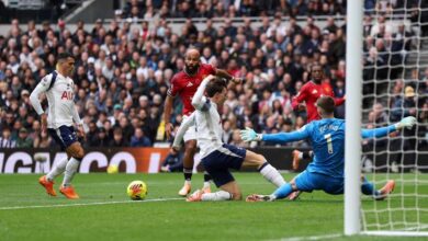 Manchester United Fans Question Ruben Amorim’s Decision to Play Bryan Mbeumo on the Left Against Tottenham