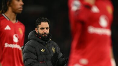 "It’s a Bizarre Substitution” —Gary Neville Questions Amorim’s Shock Zirkzee Sub in Man United Draw