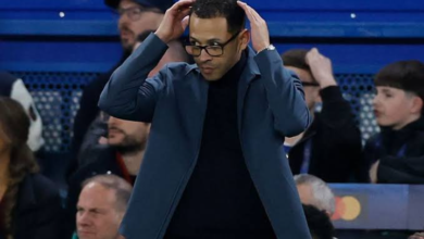 “There's Too Much” — Emmanuel Petit Slams Liam Rosenior’s Sideline Notes Amid Chelsea’s Struggles